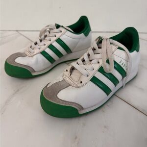 Adidas Samoa green and white indoor soccer shoe kids 4 women’s 6 (approx)